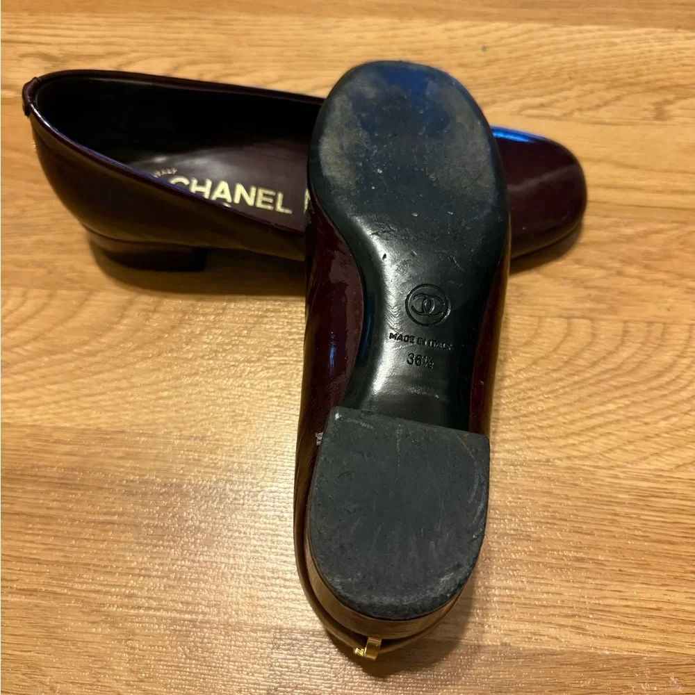 CHANEL Kitten Patent Leather Heels. Size 36.5, 6.5US - Picture 6 of 8